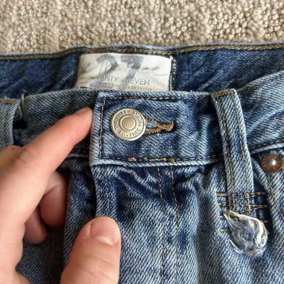 Free People We the Free Distressed Fringe Mid Rise Denim Jean Shorts Size 27 - Picture 3 of 10